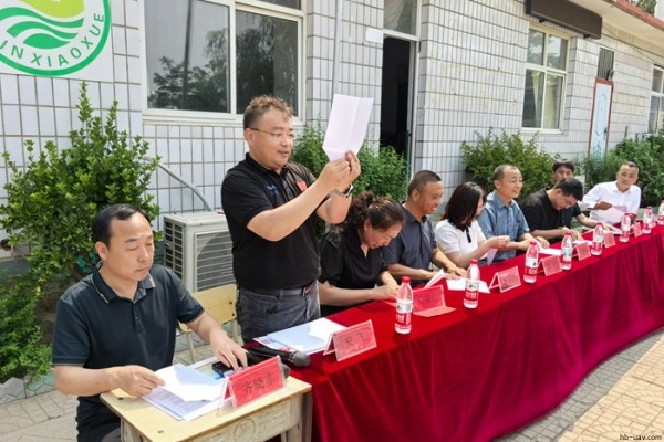 助力保定市中華職業(yè)教育社開展&ldquo;職教助農(nóng)&mdash;&mdash;無(wú)人機(jī)公益植保&rdquo;活動(dòng)